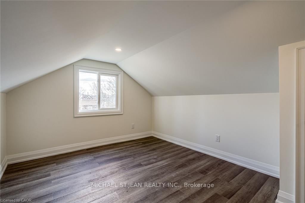 Detached House for lease at 395 Paling Avenue, Hamilton, Ontario, K8H 5K1 - Homeside - MLS: X12953782