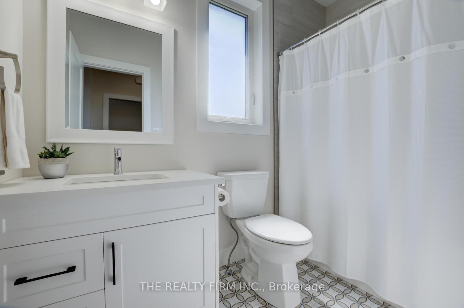 283 Elizabeth Street • Southwest Middlesex, ON photo 16