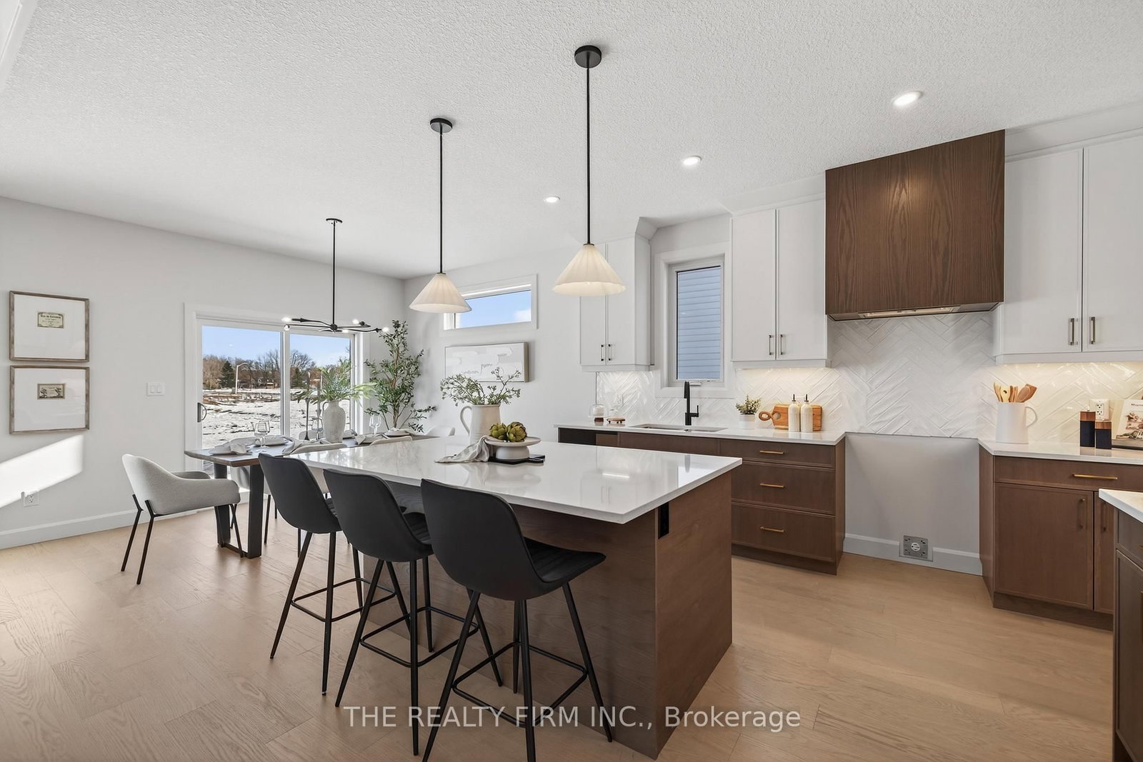 289 King Street • Southwest Middlesex, ON photo 13