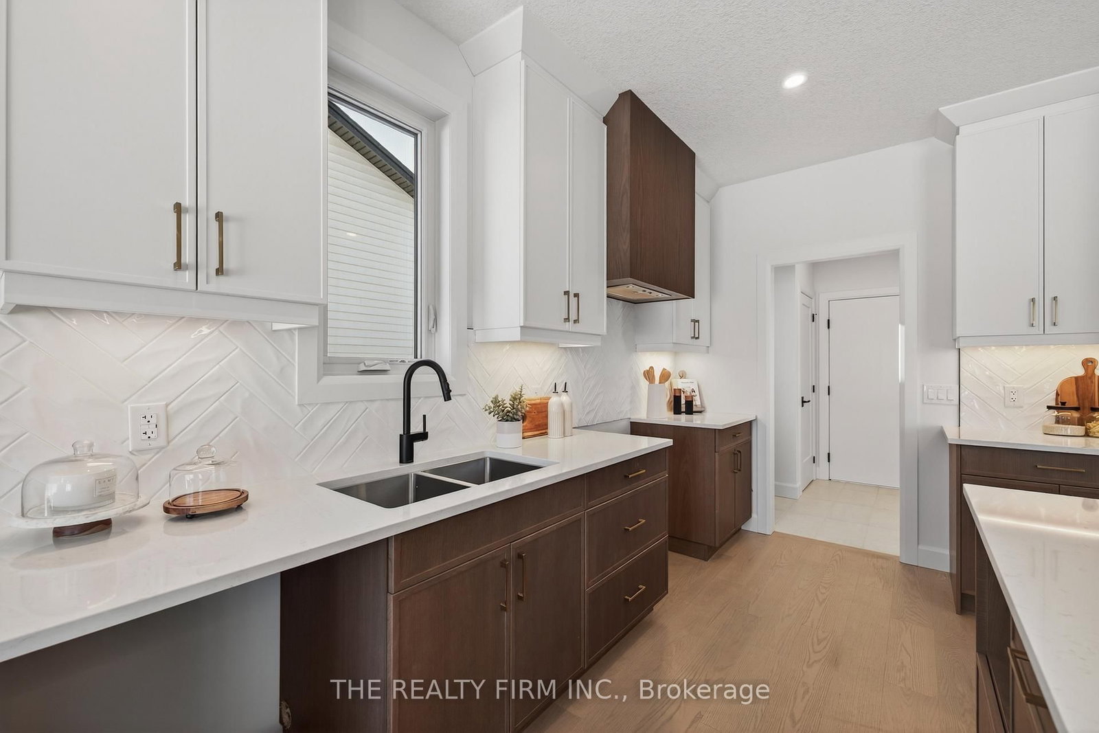 289 King Street • Southwest Middlesex, ON photo 19