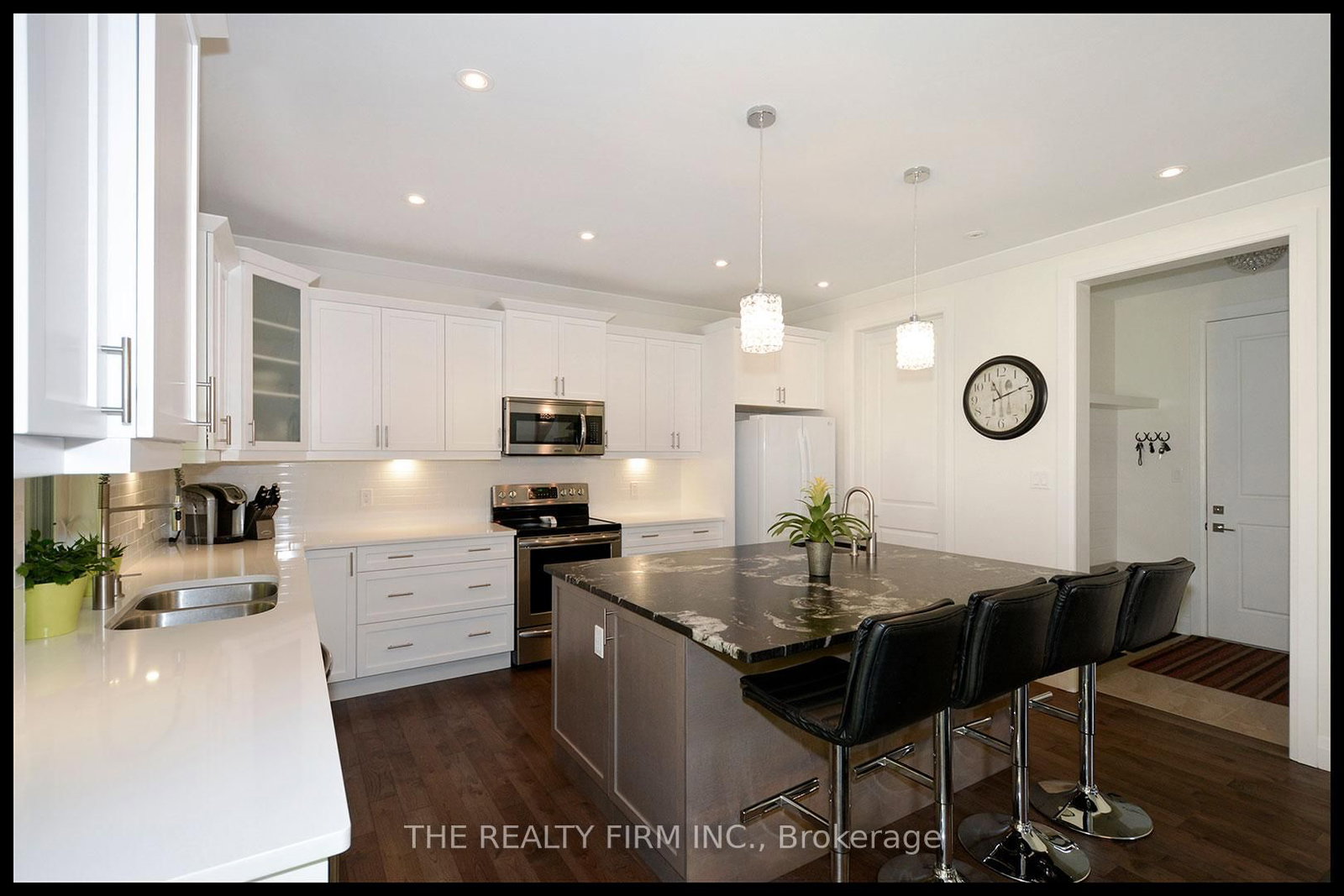 285 Elizabeth Street • Southwest Middlesex, ON photo 10
