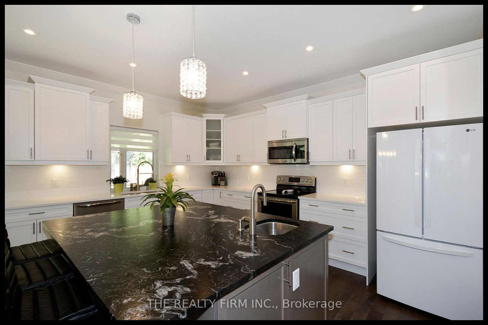 285 Elizabeth Street • Southwest Middlesex, ON photo 12