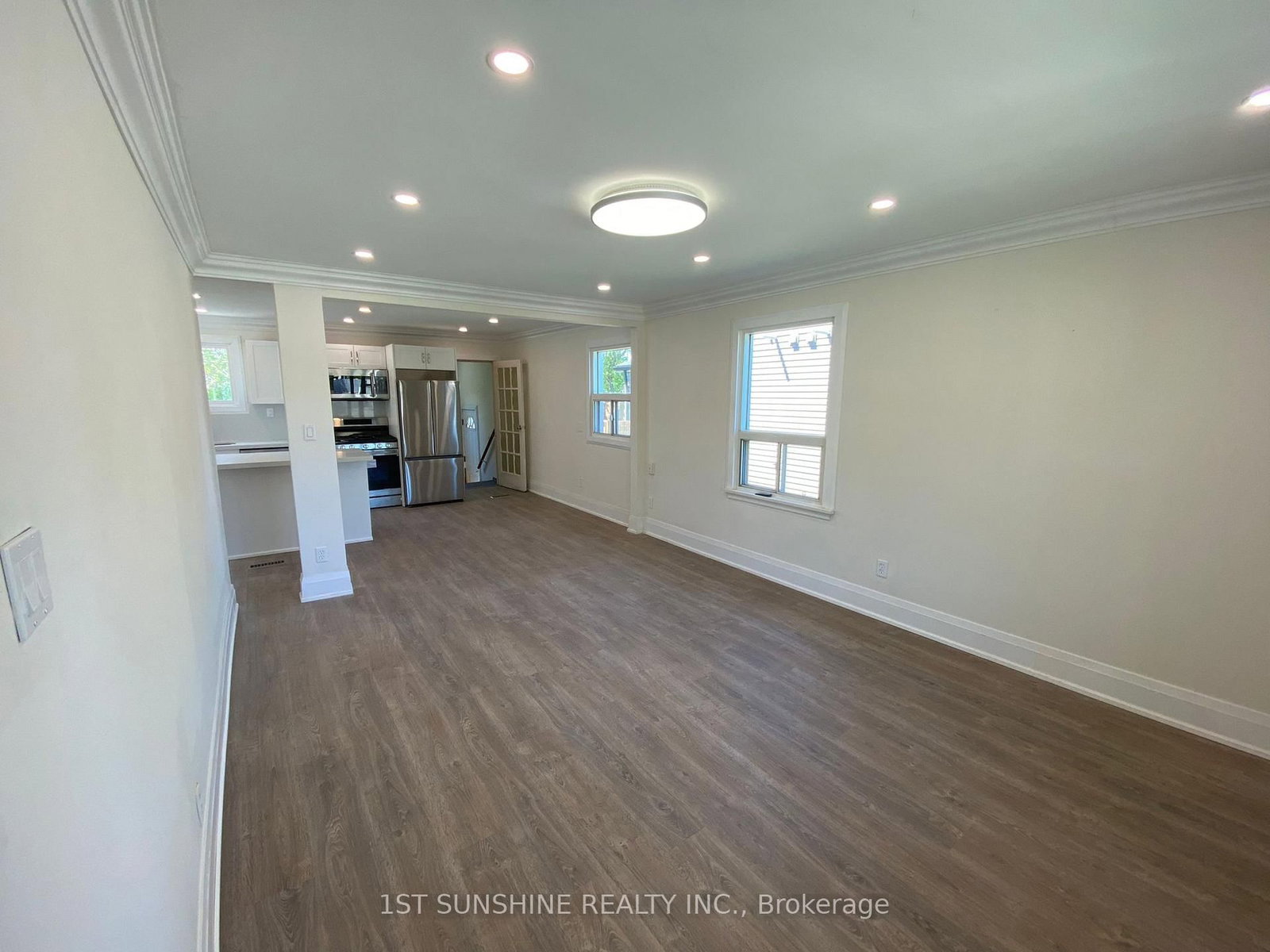 Detached House for sale at 40 BARTLETT Street, St. Catharines, Ontario, L2M 5L1 - Facer - MLS: X12953852