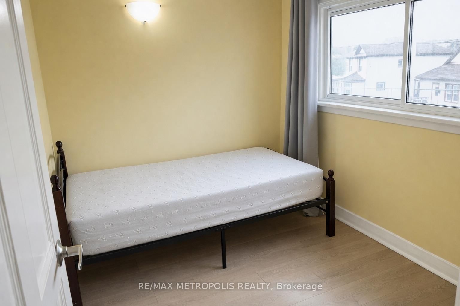 Detached House for sale at 159 York Street, St. Catharines, Ontario, L2R 6E9 - Downtown - MLS: X12954088