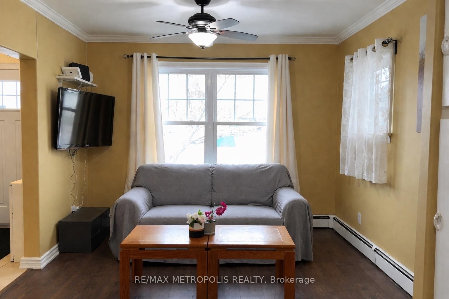 Detached House for sale at 159 York Street, St. Catharines, Ontario, L2R 6E9 - Downtown - MLS: X12954088