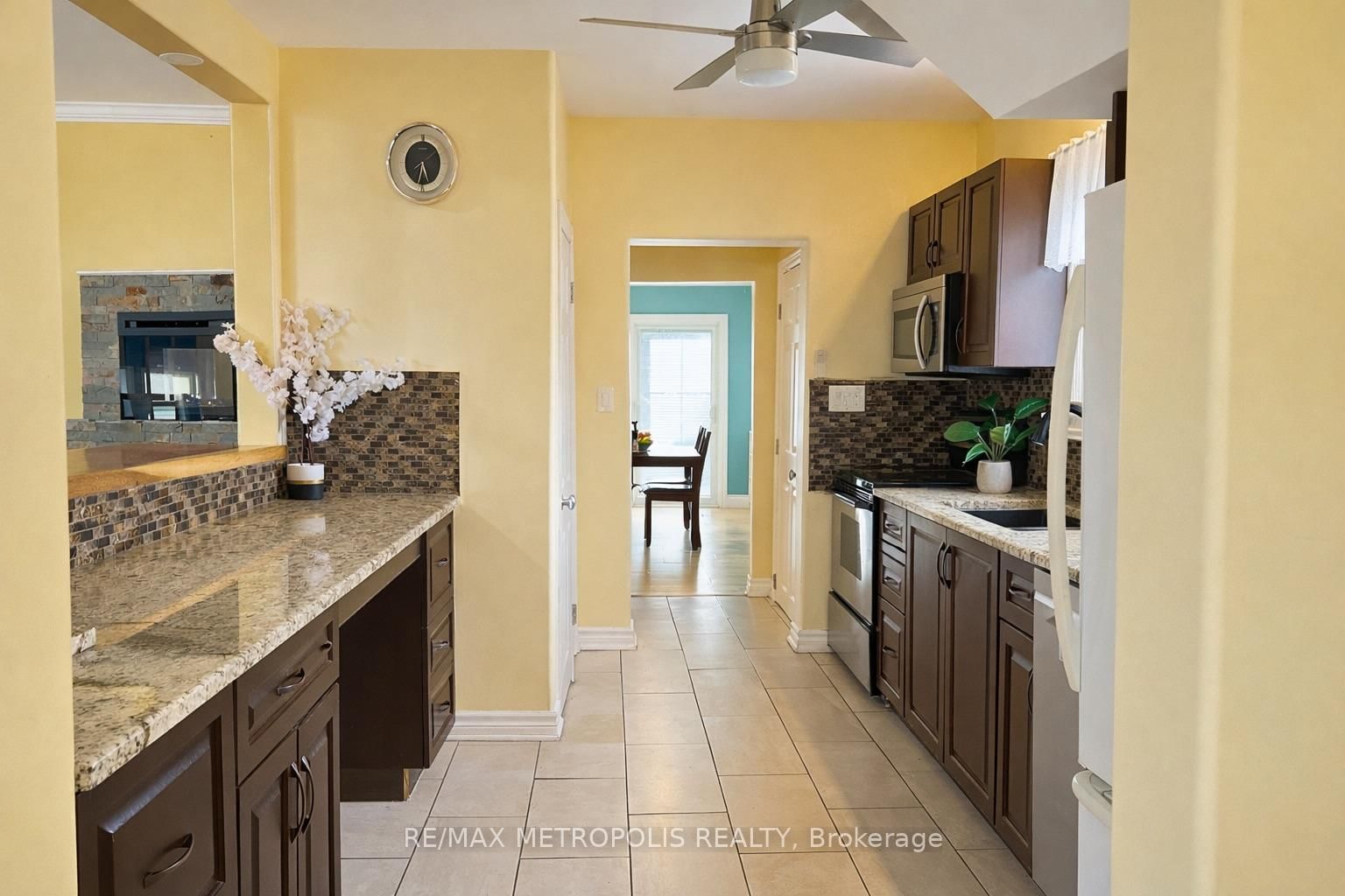 Detached House for sale at 159 York Street, St. Catharines, Ontario, L2R 6E9 - Downtown - MLS: X12954088