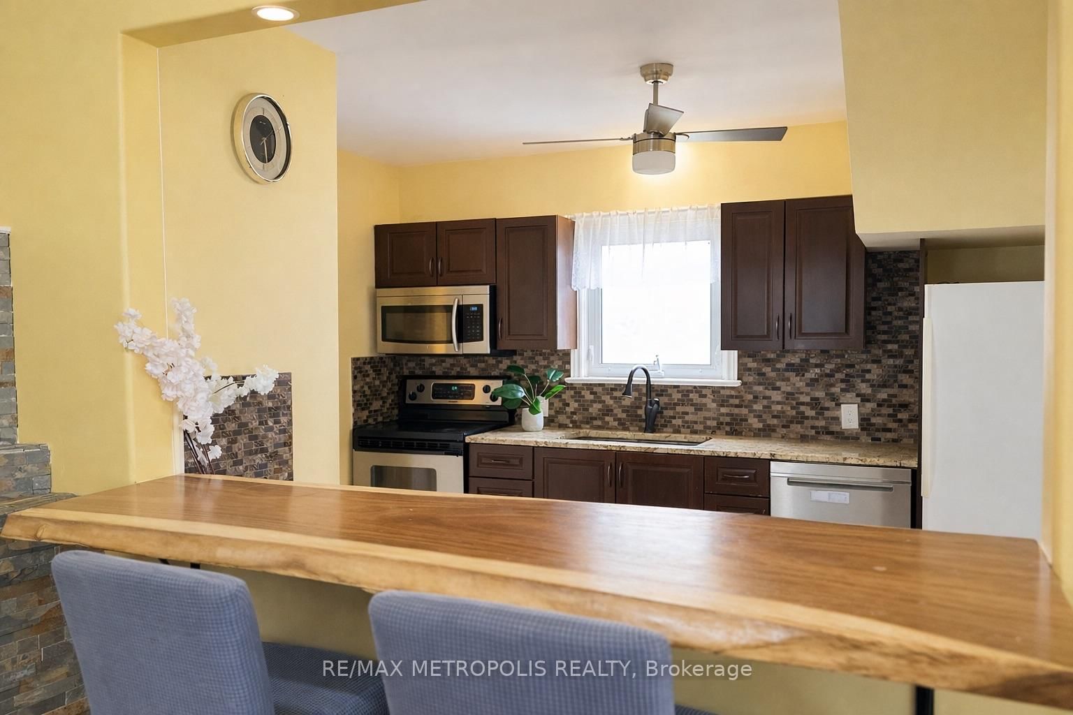 Detached House for sale at 159 York Street, St. Catharines, Ontario, L2R 6E9 - Downtown - MLS: X12954088