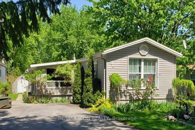 35 - 9839 Lakeshore Rd, Lambton Shores, N0M 1T0 | Image 2