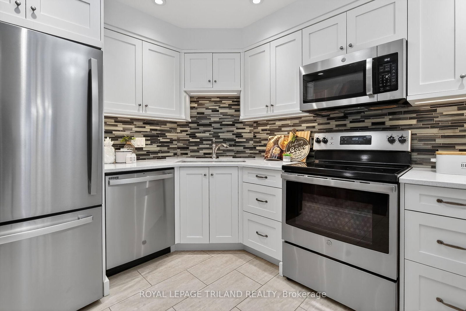 155 KILLARNEY Road, Unit 14 - Photo 18