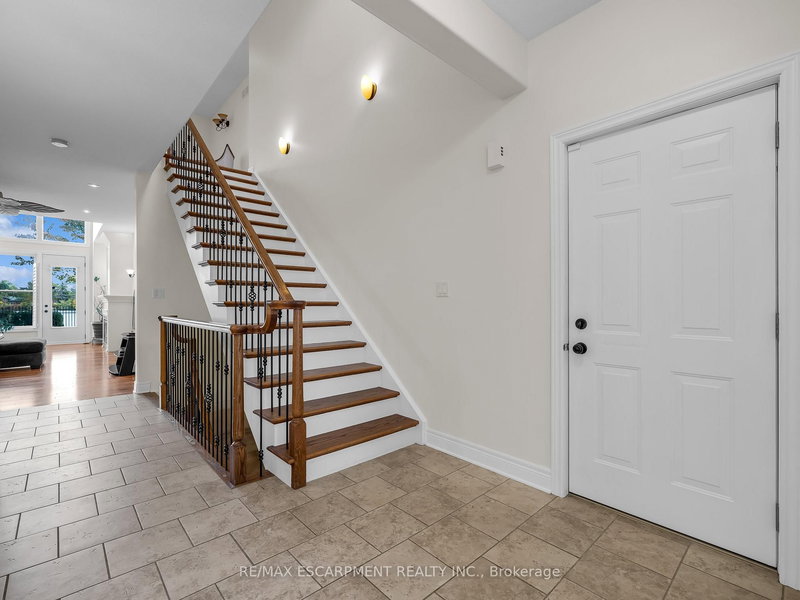 18 Biagi Crt, St. Catharines, L2M 7Z6 | Image 2