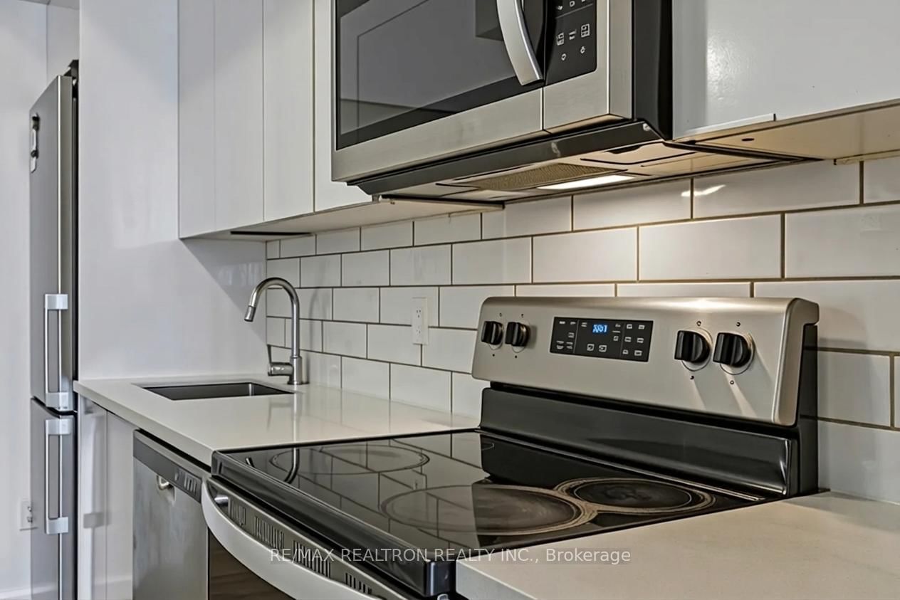 7 Erie Avenue, Unit 305 - Photo 8