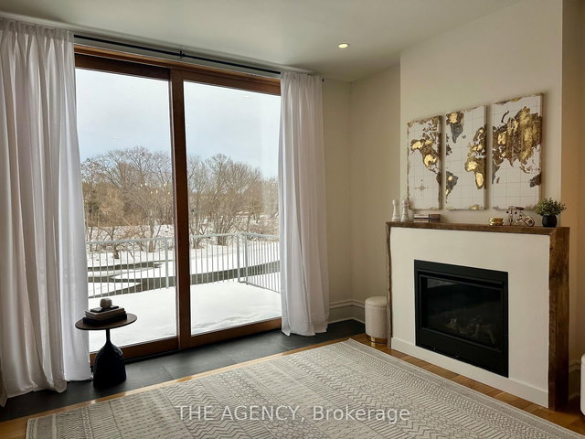 73 Grand River Street N