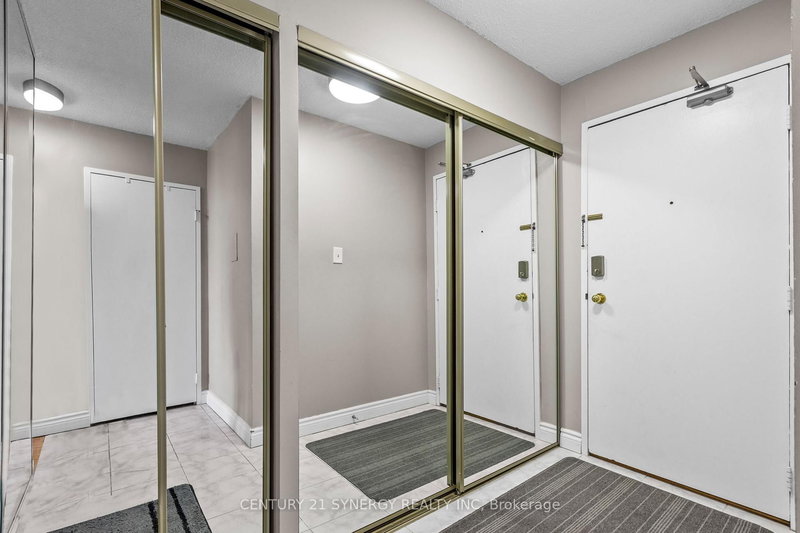 1009 - 158A McArthur Ave, Ottawa, K1L 7E7 | Image 3