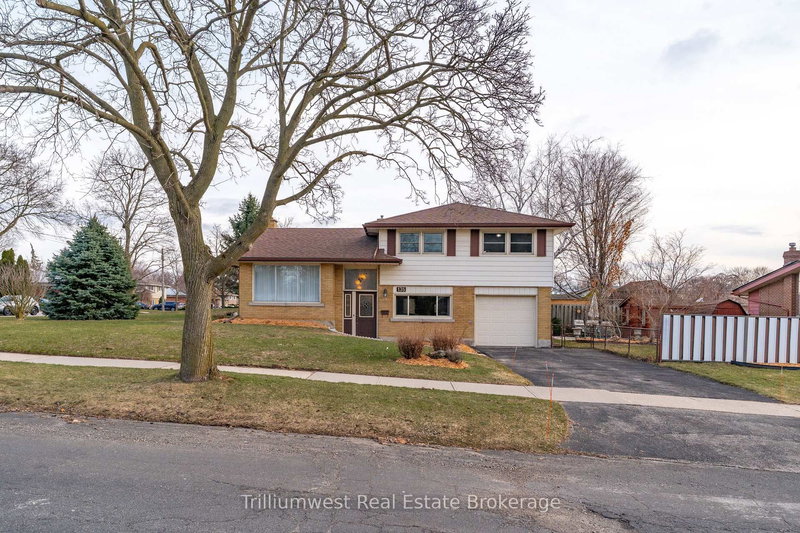 135 Burbank Rd, Kitchener, N2B 1E3 | Image 2