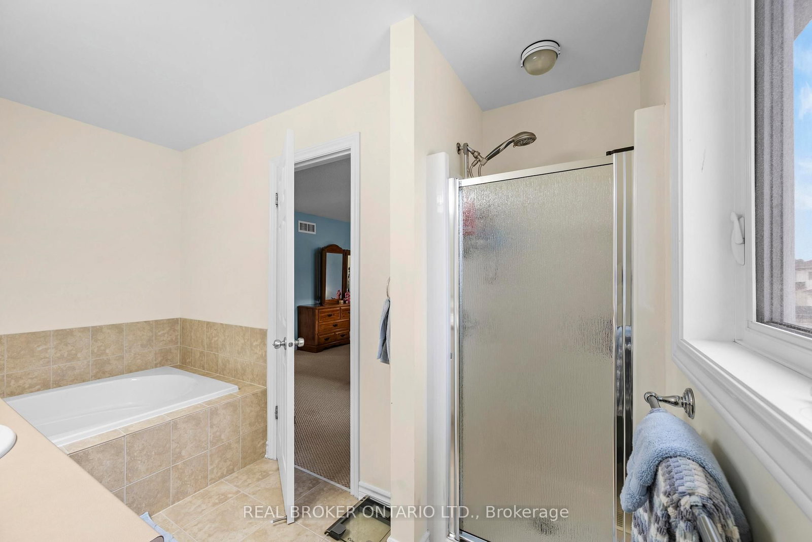 Townhouse for sale at 716 Whaley Ridge, Ottawa, Ontario, K4A 0P7 - Avalon East - MLS: X12954542