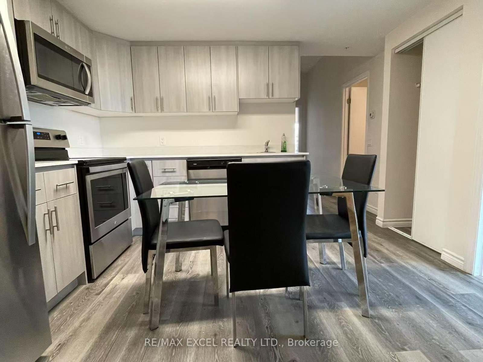 246 Lester Street, Unit 709 - Photo 3