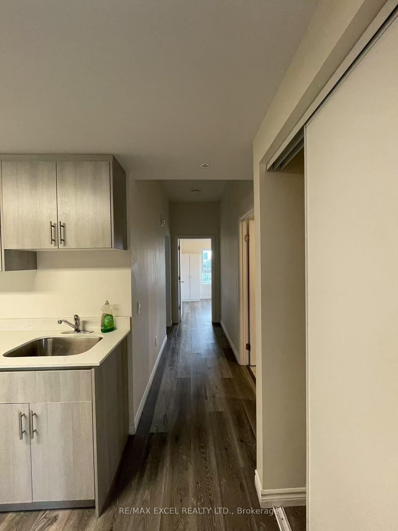 246 Lester Street, Unit 709 - Photo 5