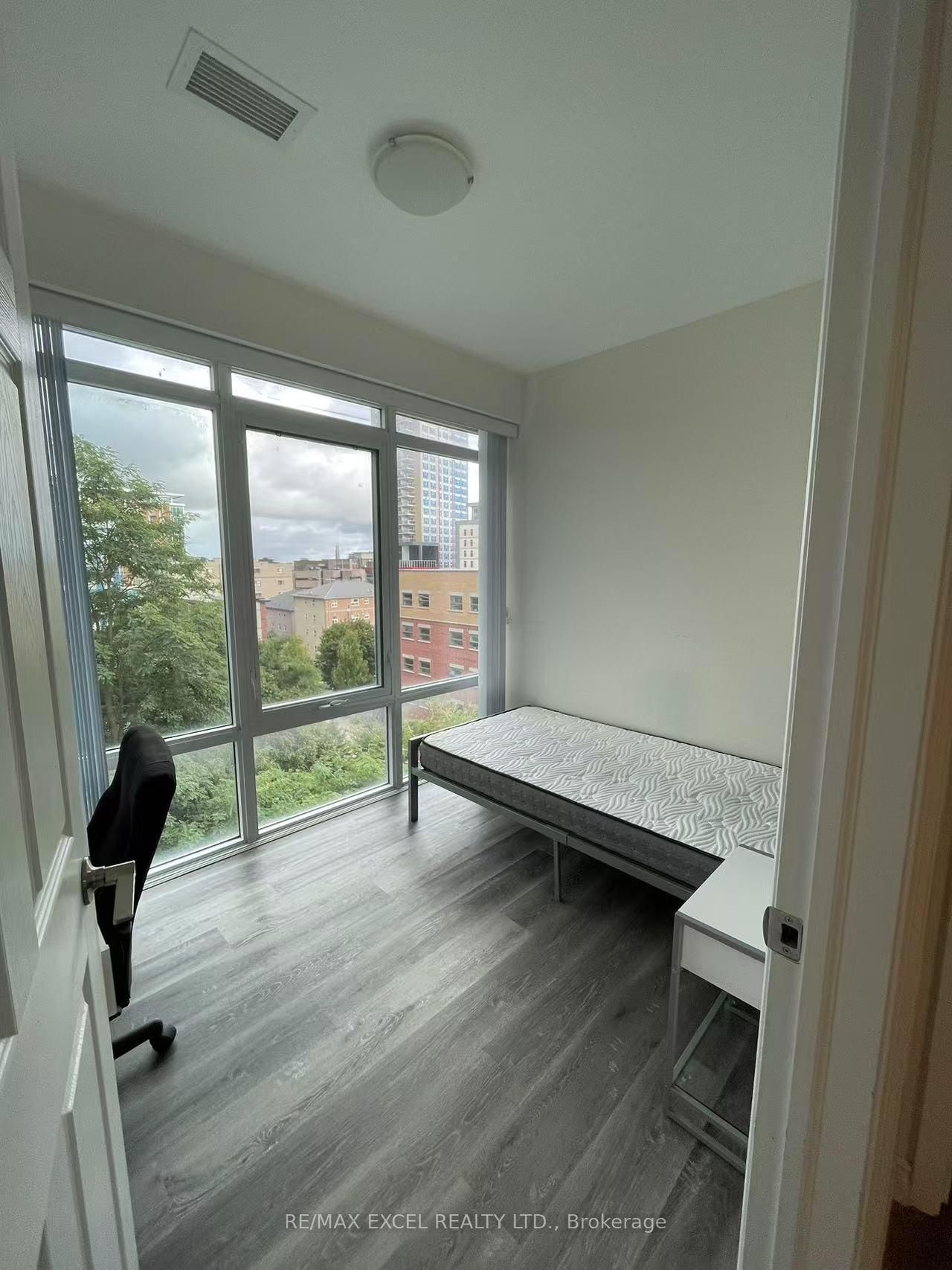 246 Lester Street, Unit 709 - Photo 8