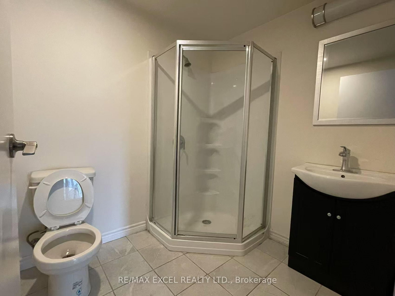 246 Lester Street, Unit 709 - Photo 9