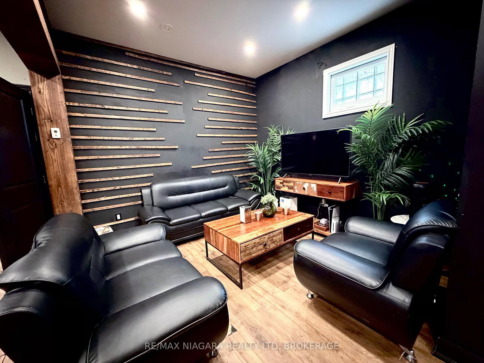 5842 Ferry Street - Photo 10