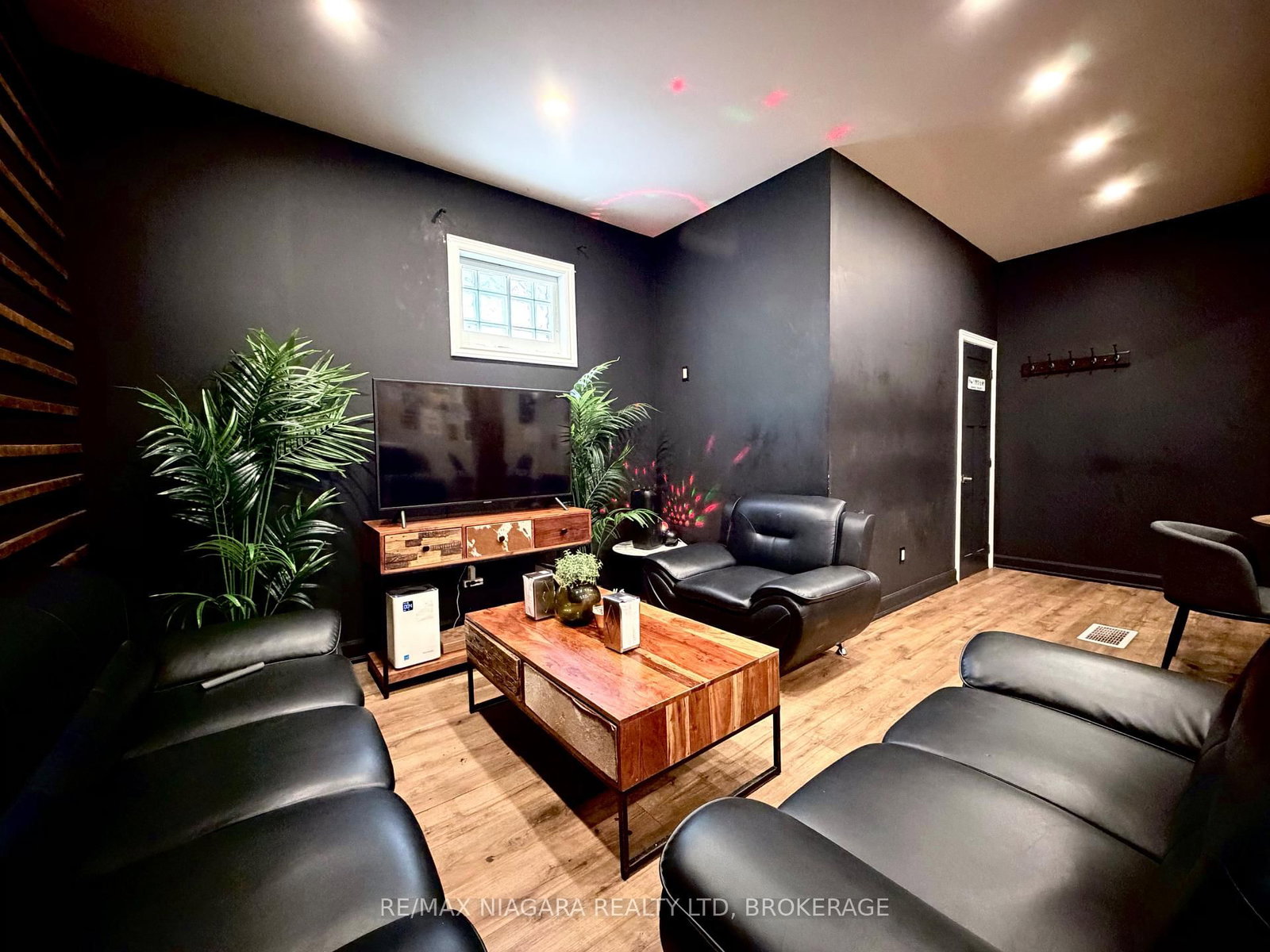 5842 Ferry Street - Photo 11