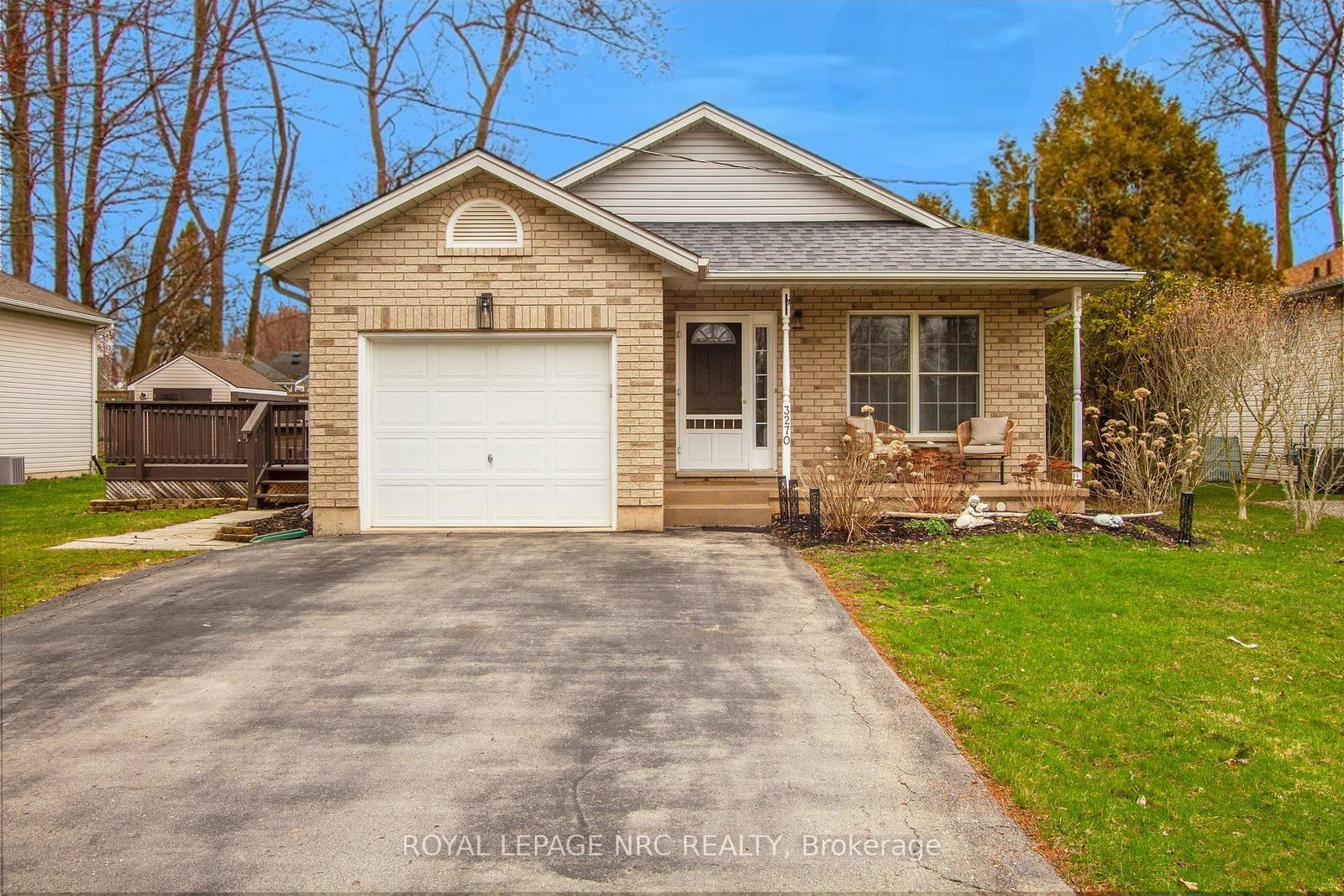 Detached House for sale at 3270 Poplar Avenue, Fort Erie, Ontario, L0S 1N0 - Ridgeway - MLS: X12954986