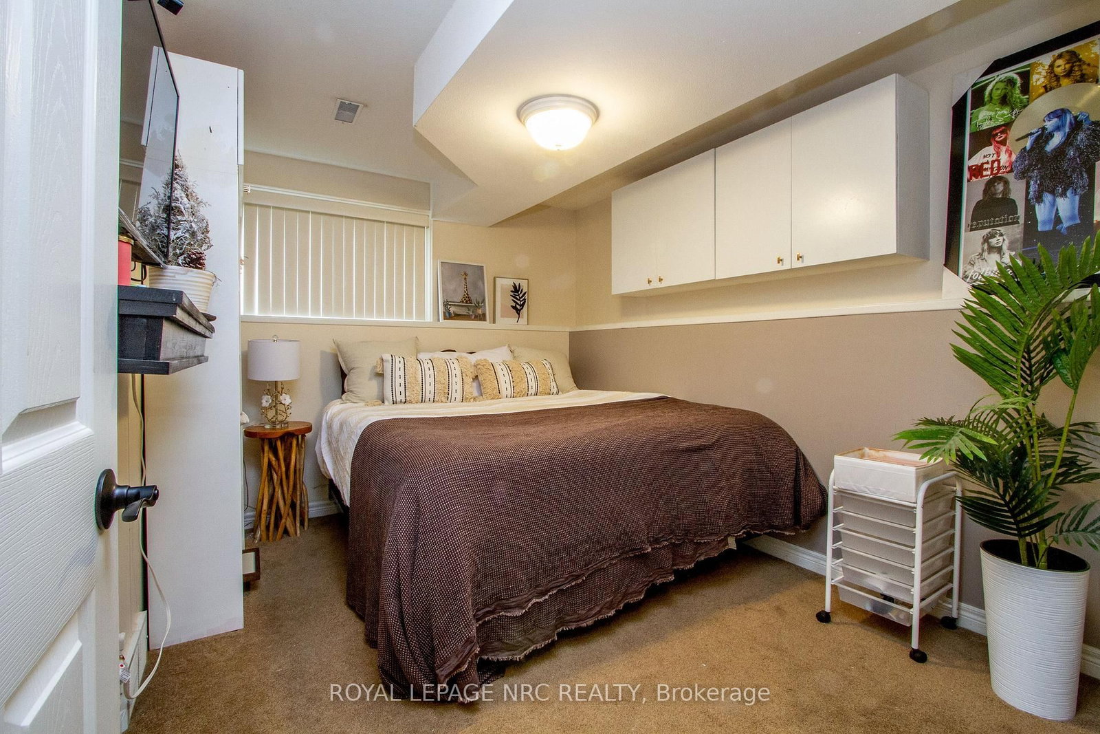 Detached House for sale at 3270 Poplar Avenue, Fort Erie, Ontario, L0S 1N0 - Ridgeway - MLS: X12954986