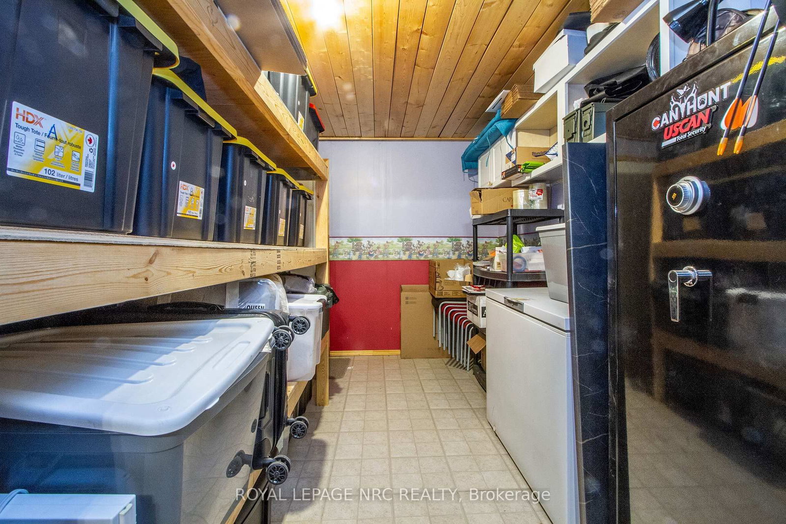 Detached House for sale at 3270 Poplar Avenue, Fort Erie, Ontario, L0S 1N0 - Ridgeway - MLS: X12954986