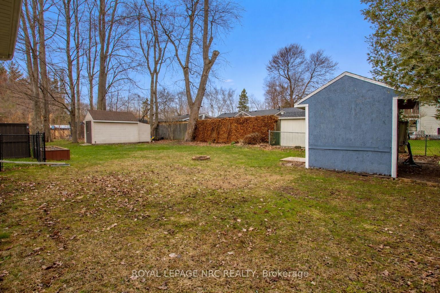 Detached House for sale at 3270 Poplar Avenue, Fort Erie, Ontario, L0S 1N0 - Ridgeway - MLS: X12954986