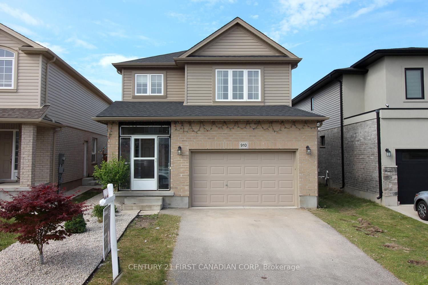 910 Reeves Avenue, Unit Upper Unit