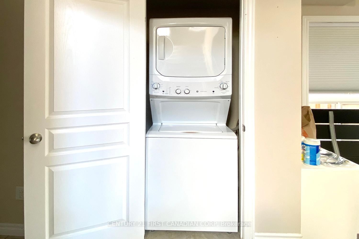 910 Reeves Avenue, Unit Upper Unit - Photo 16