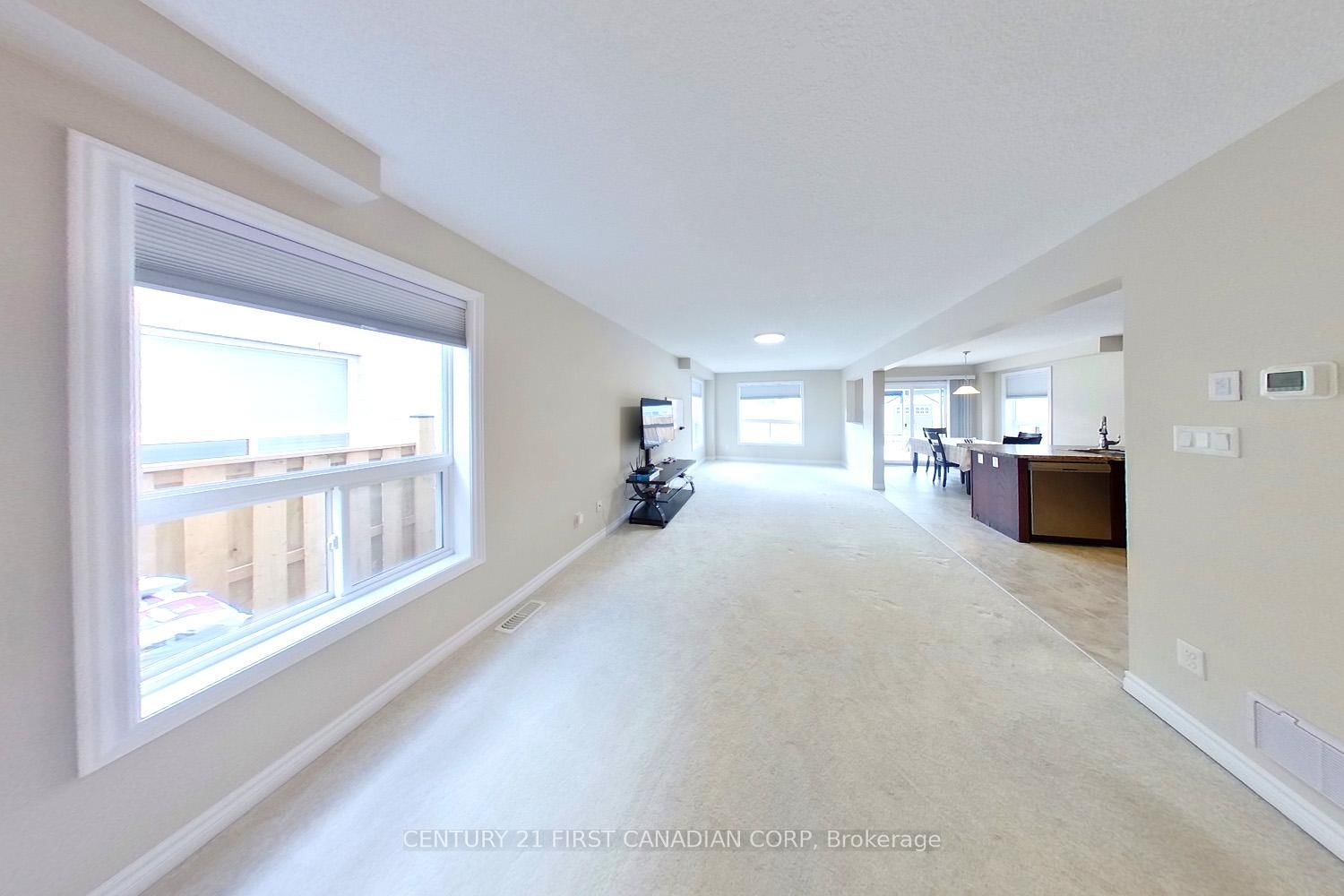 910 Reeves Avenue, Unit Upper Unit - Photo 4