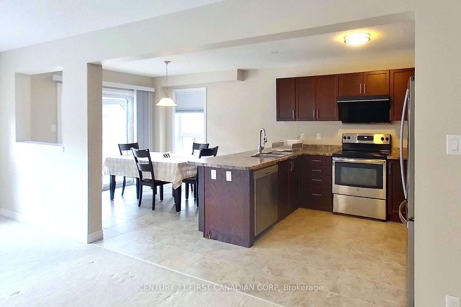 910 Reeves Avenue, Unit Upper Unit - Photo 7