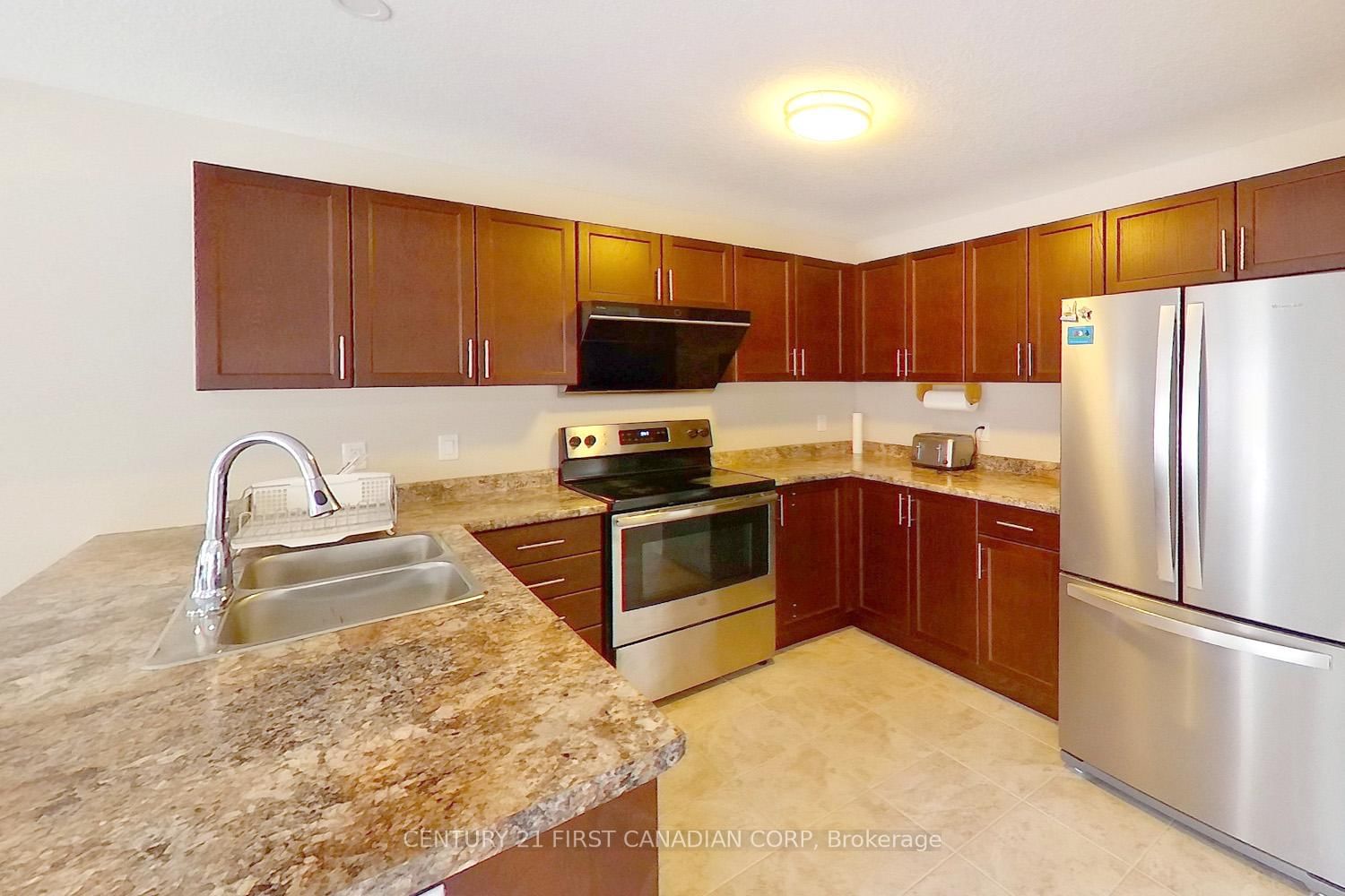910 Reeves Avenue, Unit Upper Unit - Photo 9