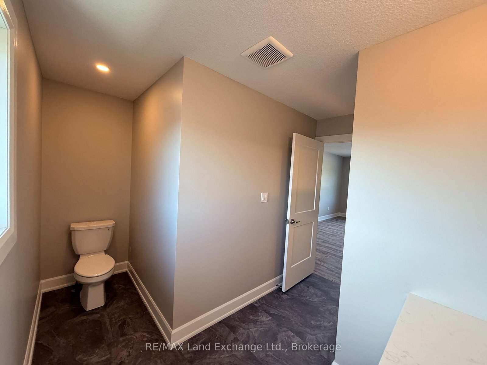 8 GOLF LINKS Road • #Unit 2 • Kincardine, ON photo 16