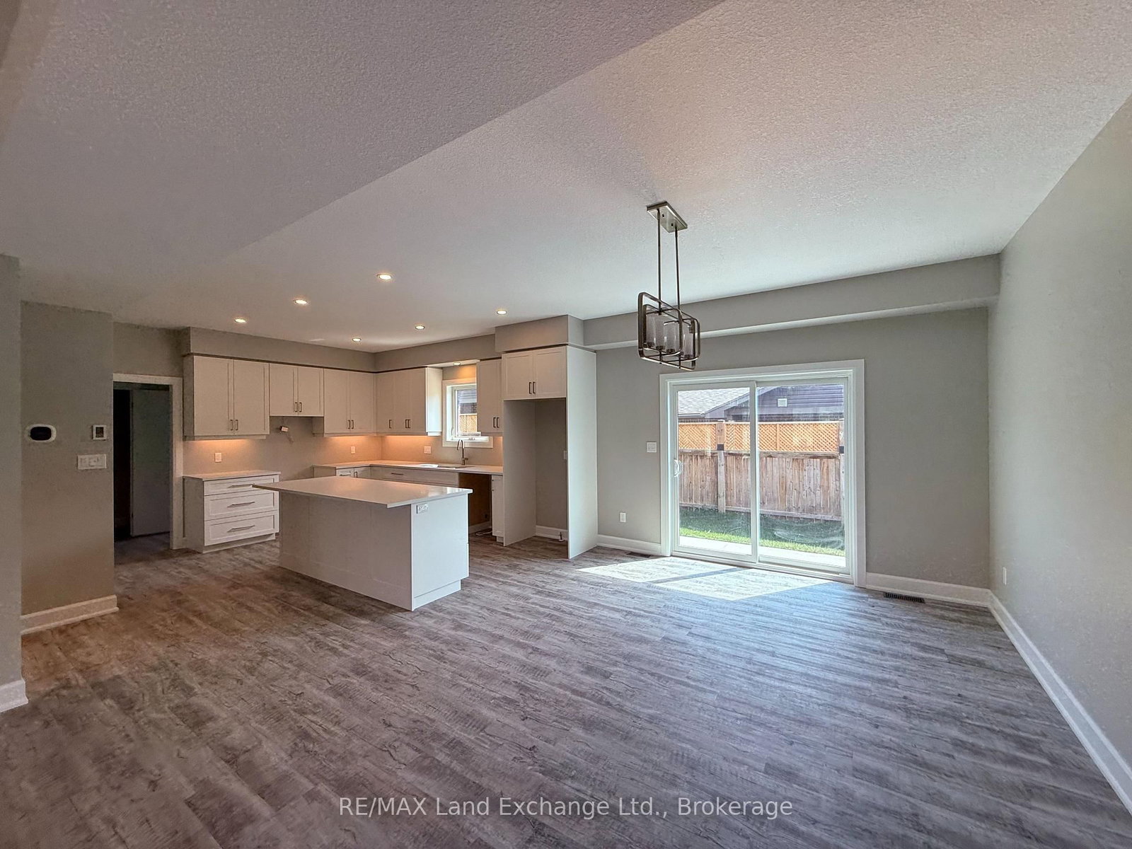 8 GOLF LINKS Road • #Unit 2 • Kincardine, ON photo 5