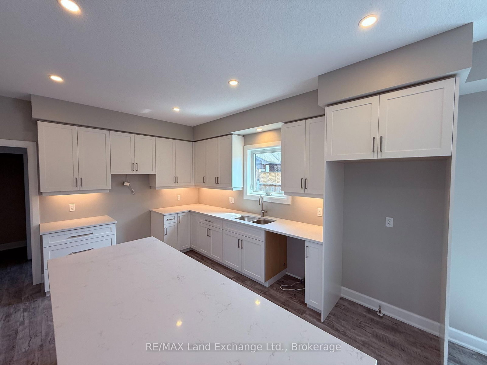 8 GOLF LINKS Road • #Unit 2 • Kincardine, ON photo 6