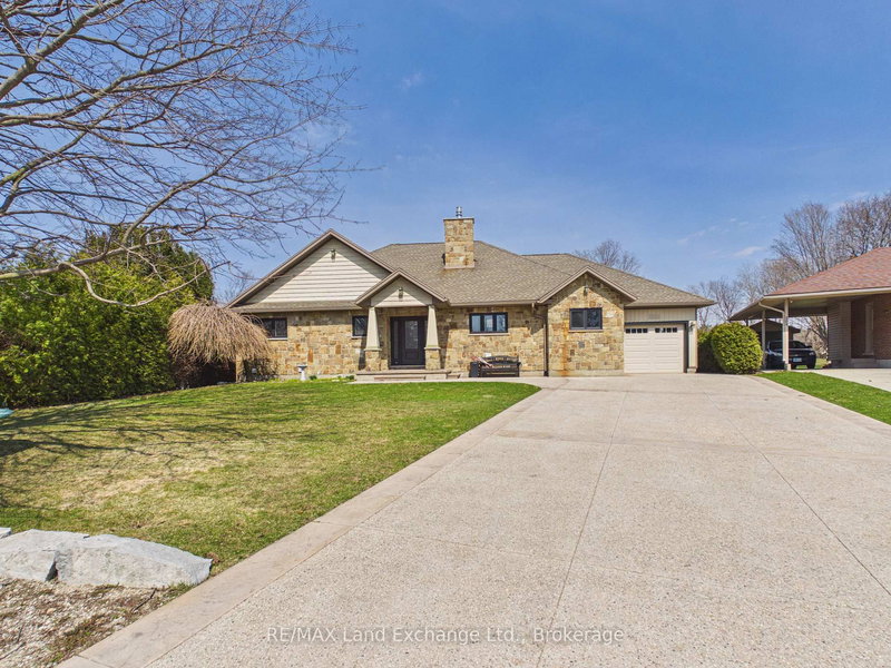 home for sale on 203 Campbell Crescent