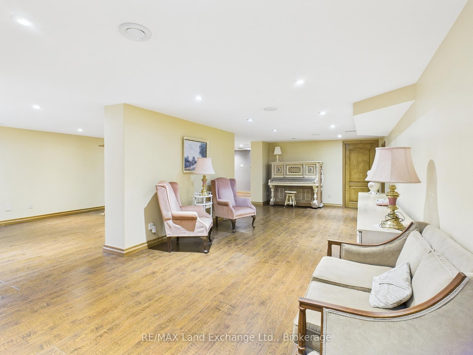 Listing Image 22