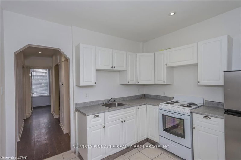 Upper Unit - 11 Oxford St, London North, N6H 1R2 | Image 3