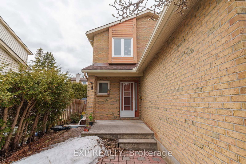 31 Coolspring Cres, Ottawa, K2E 7M9 | Image 2