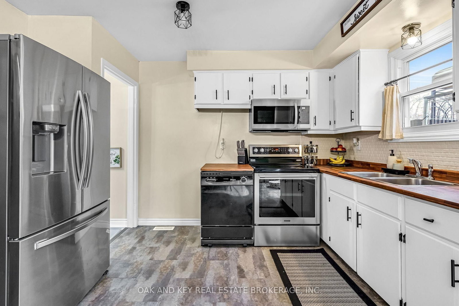 Detached House for sale at 26 Sinclair Avenue, St. Thomas, Ontario, N5R 3A8 - St. Thomas - MLS: X12955574