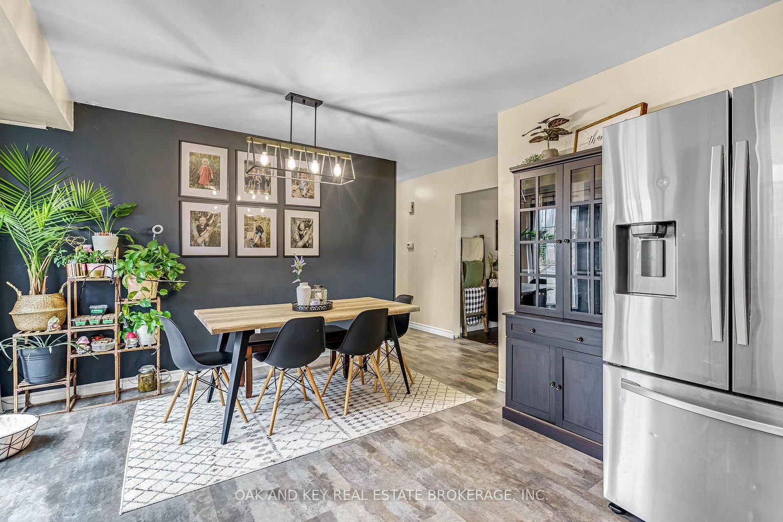 Detached House for sale at 26 Sinclair Avenue, St. Thomas, Ontario, N5R 3A8 - St. Thomas - MLS: X12955574