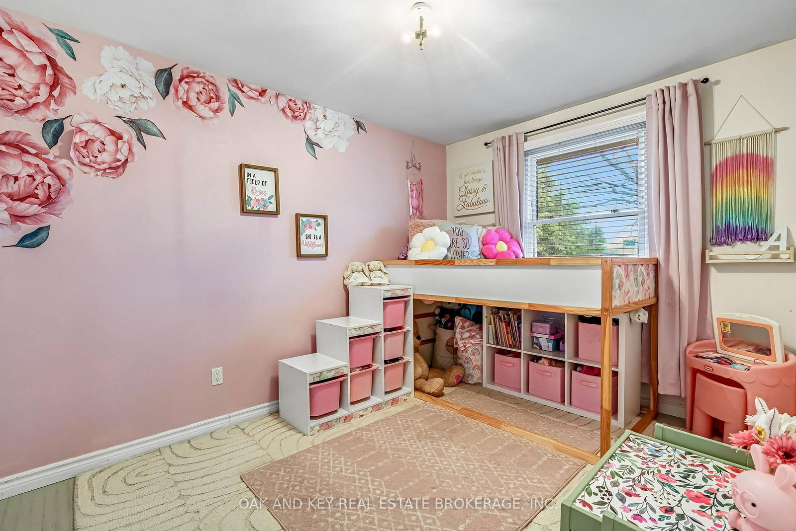 Detached House for sale at 26 Sinclair Avenue, St. Thomas, Ontario, N5R 3A8 - St. Thomas - MLS: X12955574