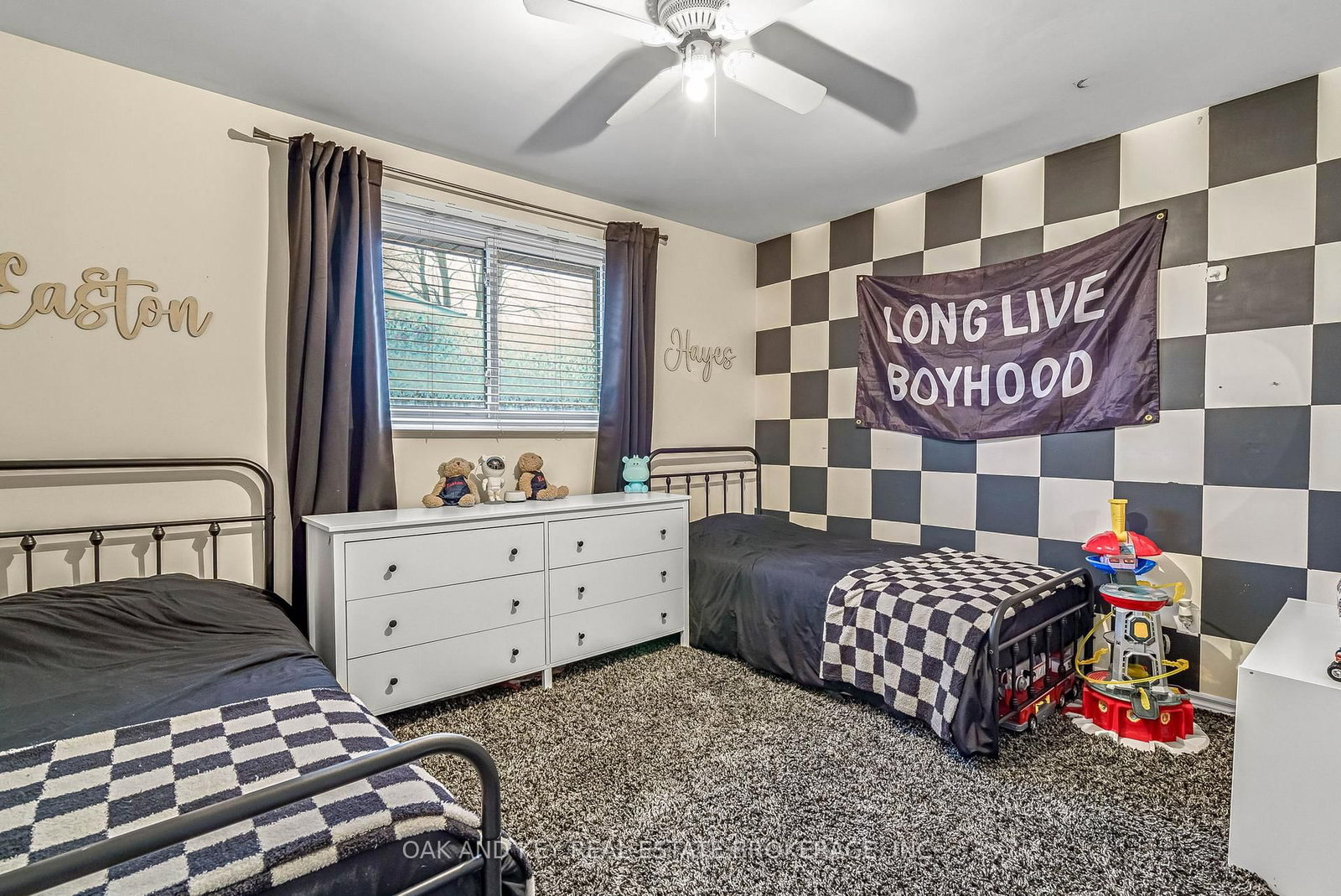 Detached House for sale at 26 Sinclair Avenue, St. Thomas, Ontario, N5R 3A8 - St. Thomas - MLS: X12955574