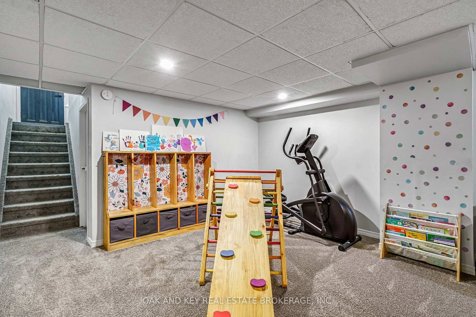 Detached House for sale at 26 Sinclair Avenue, St. Thomas, Ontario, N5R 3A8 - St. Thomas - MLS: X12955574