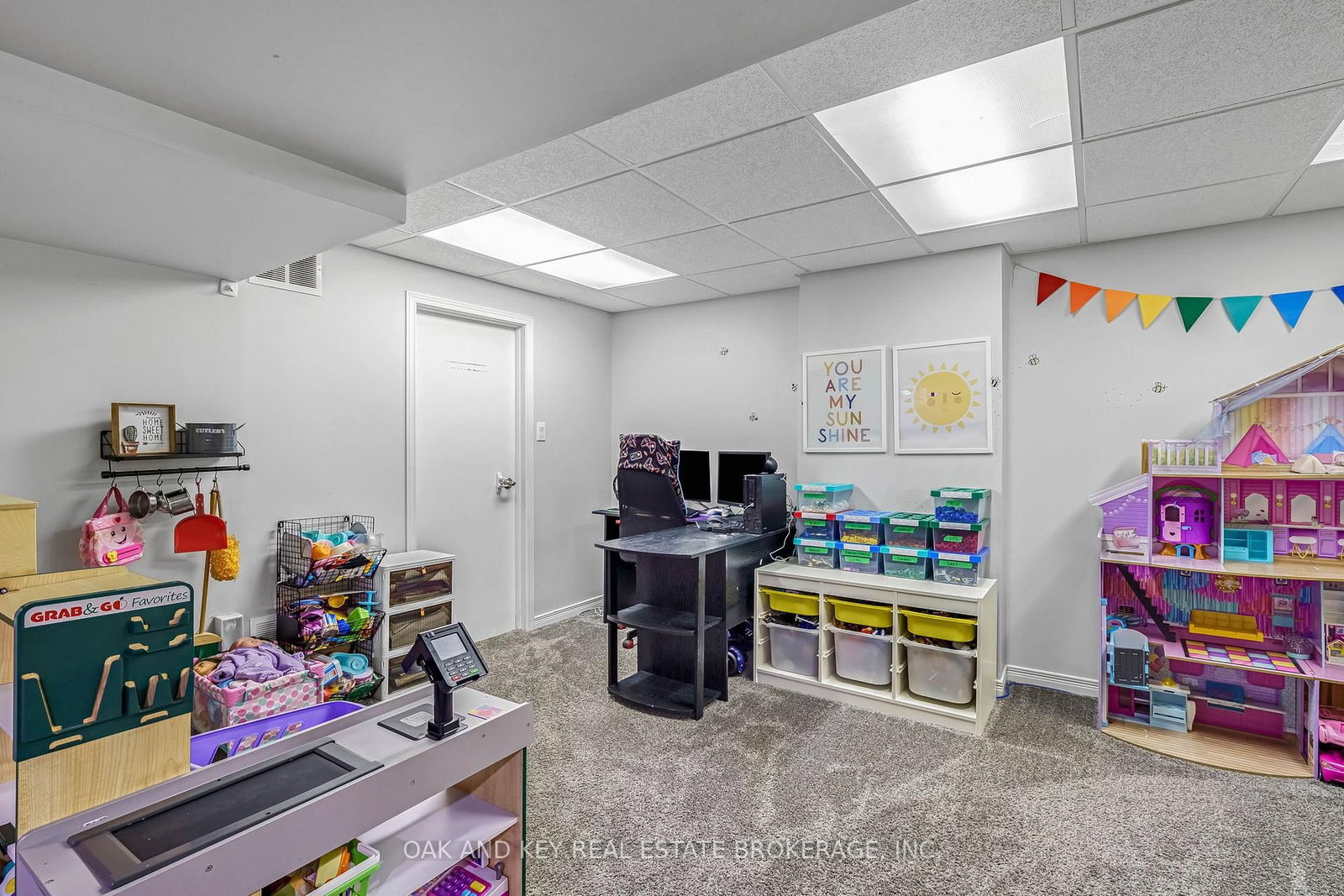 Detached House for sale at 26 Sinclair Avenue, St. Thomas, Ontario, N5R 3A8 - St. Thomas - MLS: X12955574