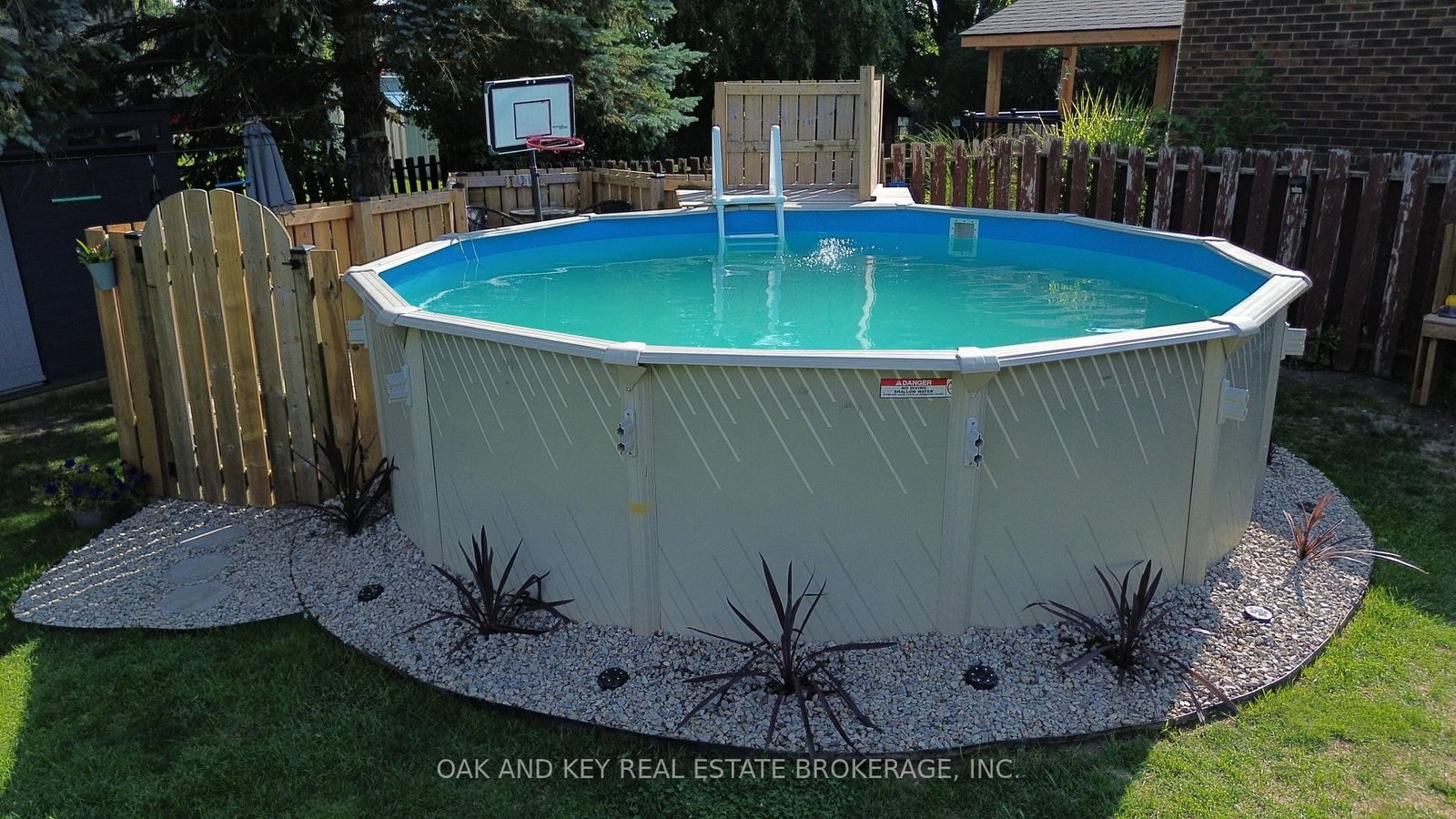 Detached House for sale at 26 Sinclair Avenue, St. Thomas, Ontario, N5R 3A8 - St. Thomas - MLS: X12955574