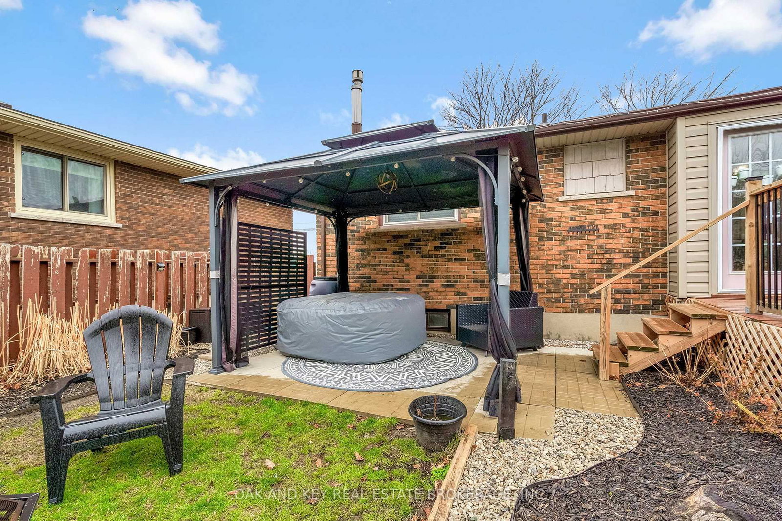 Detached House for sale at 26 Sinclair Avenue, St. Thomas, Ontario, N5R 3A8 - St. Thomas - MLS: X12955574