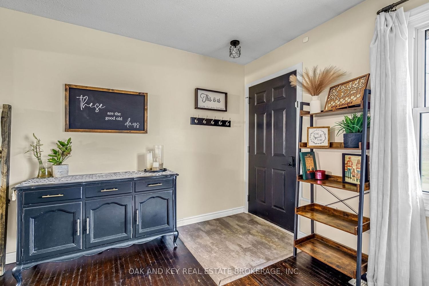 Detached House for sale at 26 Sinclair Avenue, St. Thomas, Ontario, N5R 3A8 - St. Thomas - MLS: X12955574